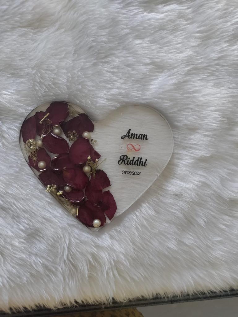 Floral Romance: Heart-shaped Coaster with Couples' Name and Preserved Rose Petals