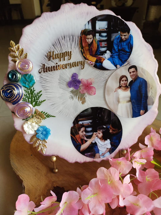 Love's Circle: Resin Round Tabletop Anniversary Photo Frame with Preserved Flowers