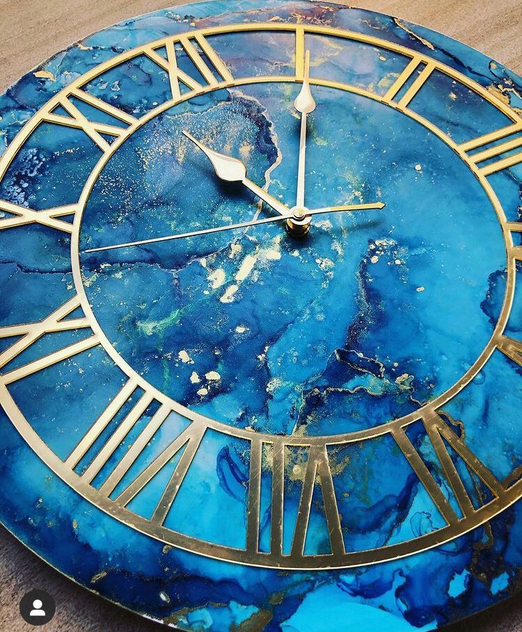 Messy Pour Resin Wall Clock