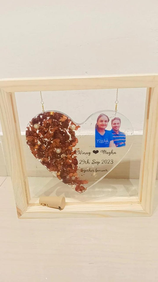 Love's Embrace Resin Hanging Frame