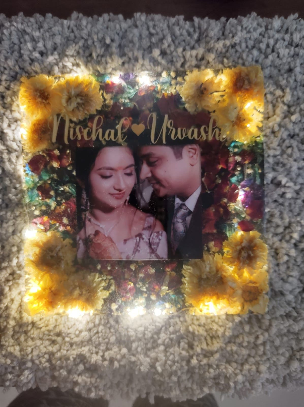 Love Illuminated: Resin Wedding Flower Keepsake with Couples' Picture and Personalized Names