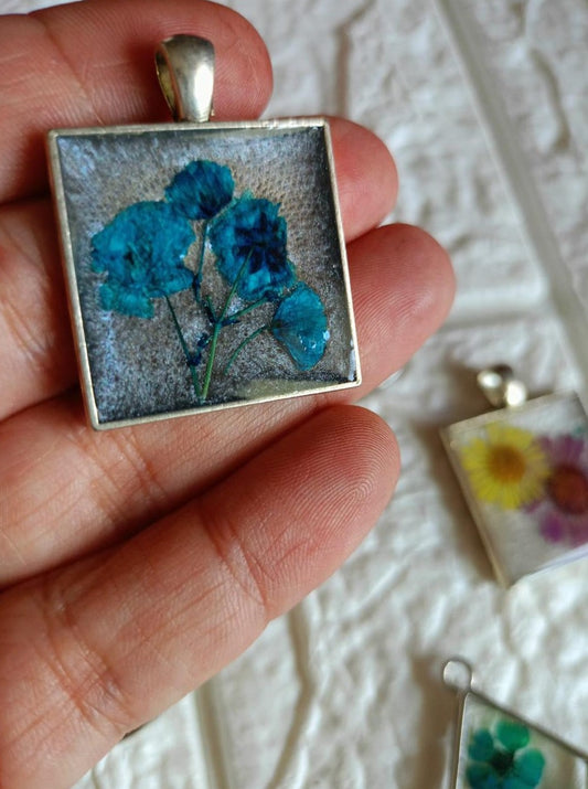 Resin Square Shaped Resin Pendant with Blue Flower Inclusion