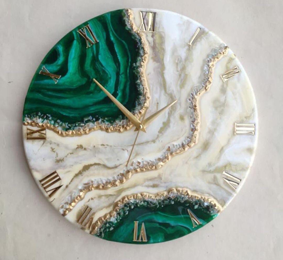 Timeless Resin Craft Clock