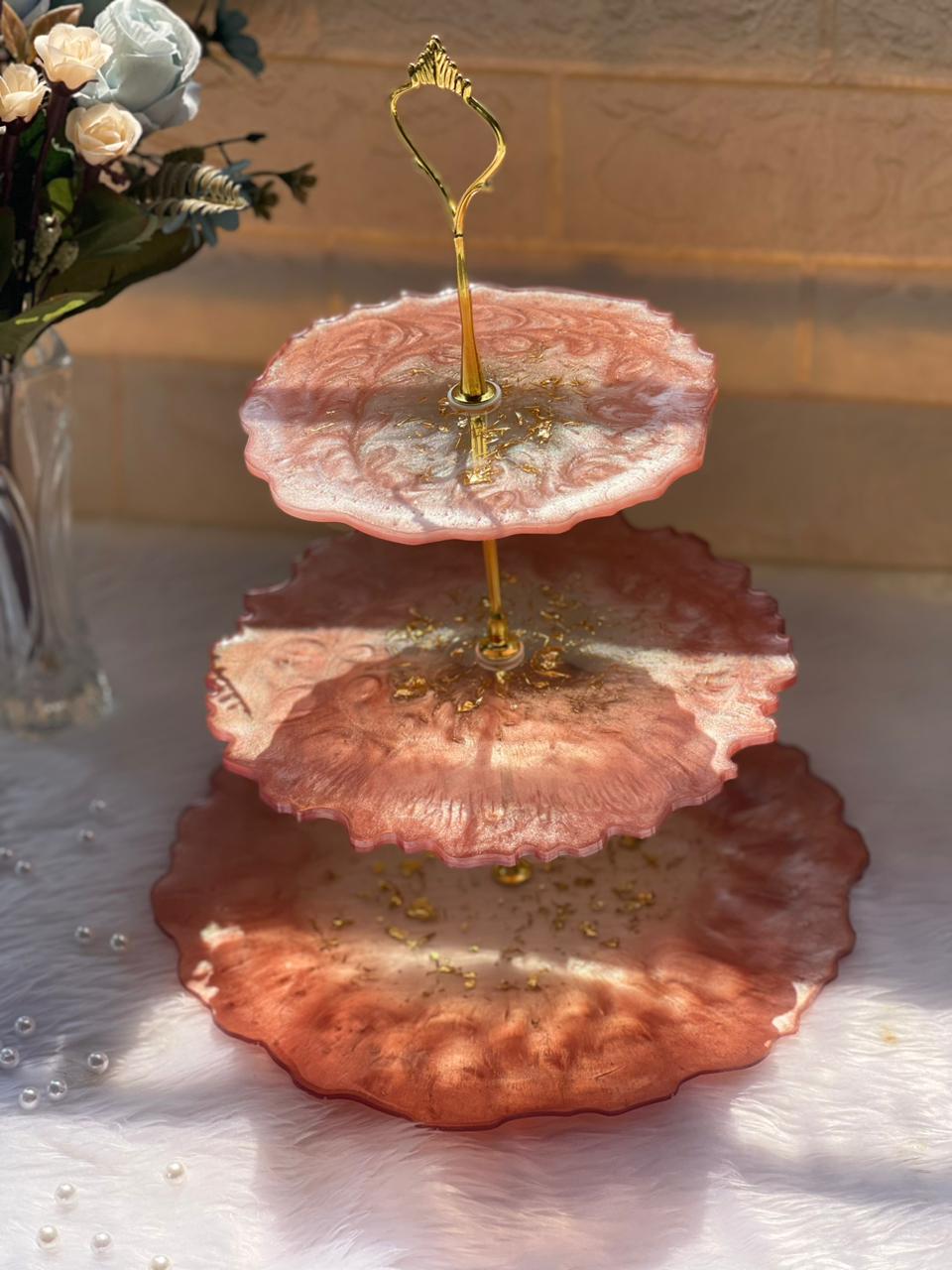 Majestic Layers Resin Cake Stand