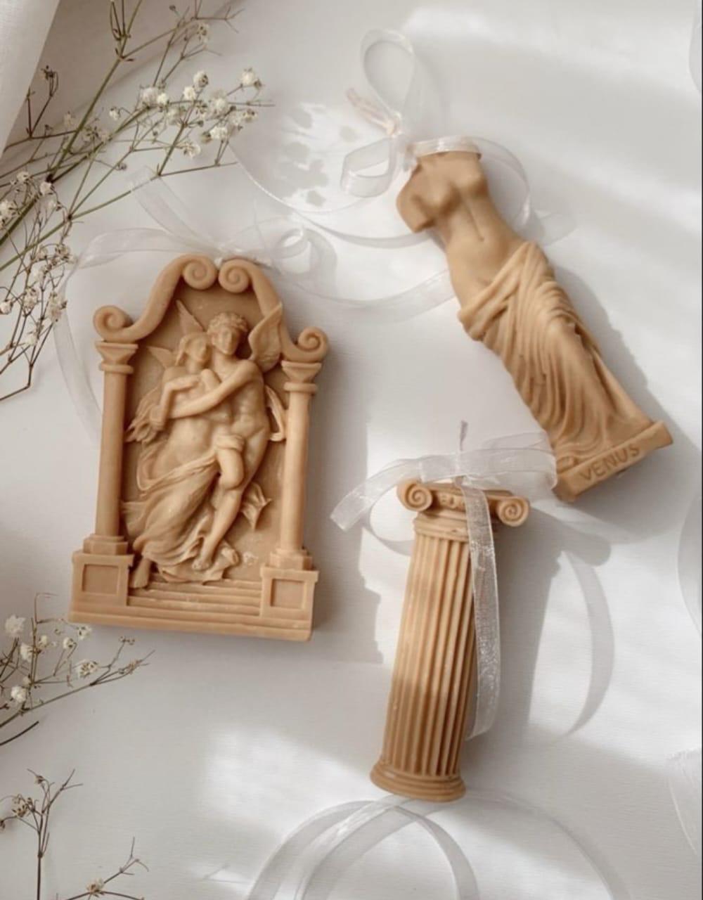 Elysian Greek Couple Candle